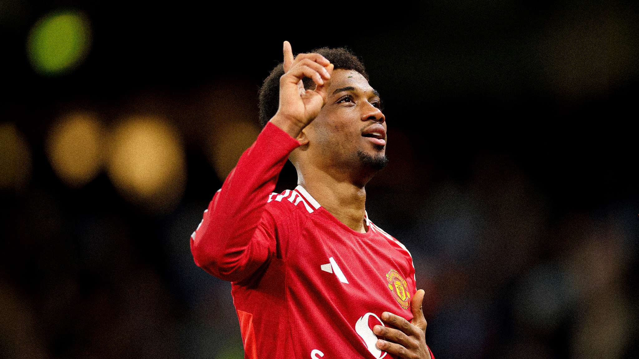 两队球员在 两队球员在